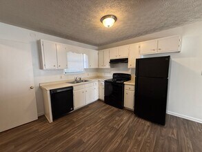 137 Deer Creek Dr in Athens, GA - Building Photo - Building Photo