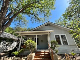 126 Abiso Ave in San Antonio, TX - Building Photo