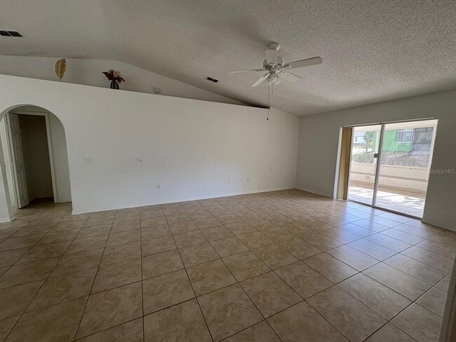 50989 US-27 in Davenport, FL - Building Photo - Building Photo