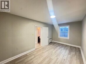 32 Price Ave in Welland, ON - Building Photo - Building Photo