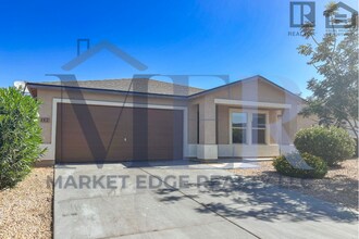 112 W Watson Ct in Casa Grande, AZ - Building Photo - Building Photo