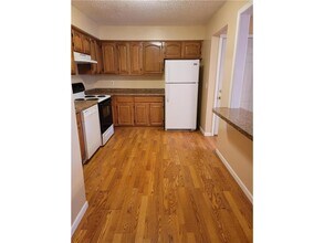 942 Wescott Trail-Unit -104 in Eagan, MN - Foto de edificio - Building Photo