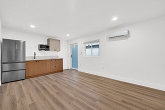 4701 SW 104th Ct in Miami, FL - Building Photo - Building Photo