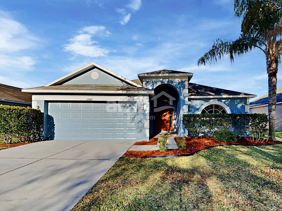 12407 S Bridge Terrace in Hudson, FL - Foto de edificio