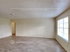 9812 Robin St in La Porte, TX - Building Photo - Building Photo