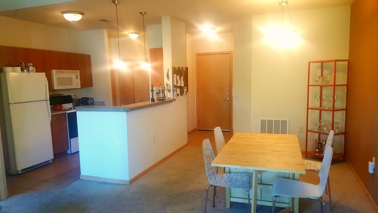 510 W Main St in Madison, WI - Building Photo
