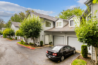 Mall Oaks Town Homes in Vancouver, WA - Building Photo - Building Photo