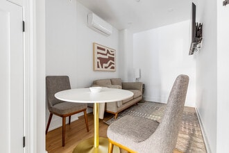 307 W 39th St in New York, NY - Foto de edificio - Building Photo