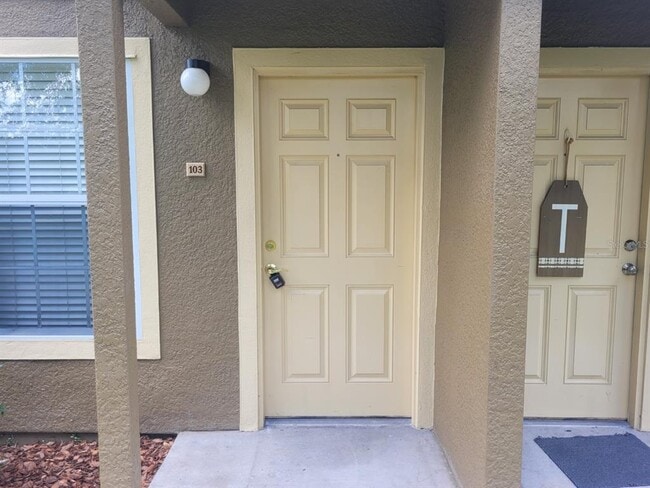 36027 Deer Creek Dr in Zephyrhills, FL - Foto de edificio - Building Photo
