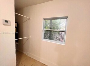 240 Hibiscus Dr in Miami Springs, FL - Building Photo - Building Photo