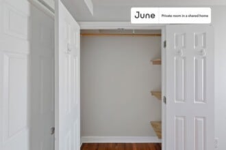 Private bedroom in 2 bed/1 bath Home in Washington, DC - Building Photo - Building Photo