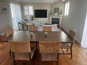 425 11th St in Hermosa Beach, CA - Building Photo - Building Photo