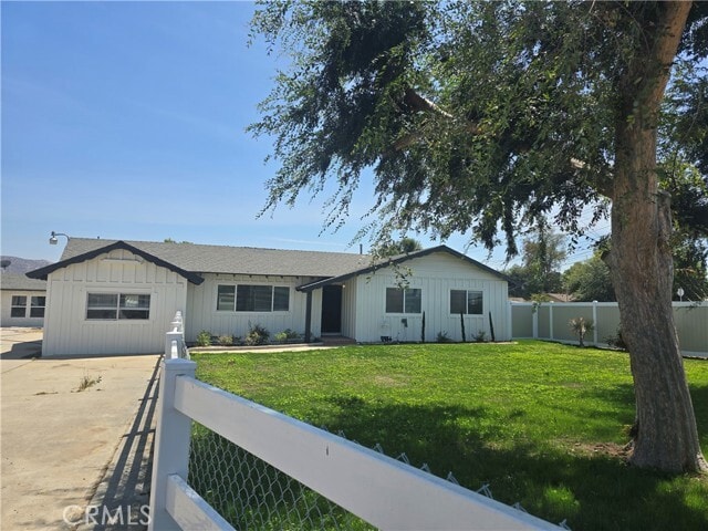 876 River Dr