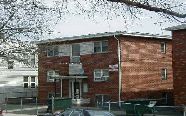 66 Magnolia St in Belleville, NJ - Foto de edificio