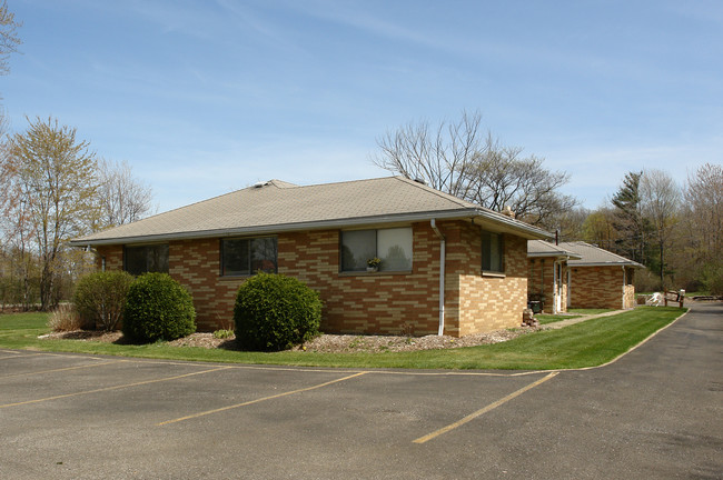 Ranch Manor Apartments in Strongsville, OH - Building Photo - Building Photo