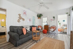 30 Highland Ave in Hampton, NH - Building Photo