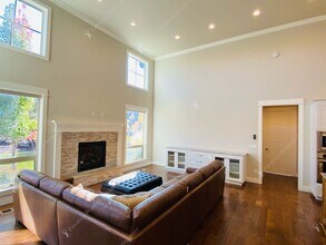 19372 Alianna Lp in Bend, OR - Building Photo - Building Photo