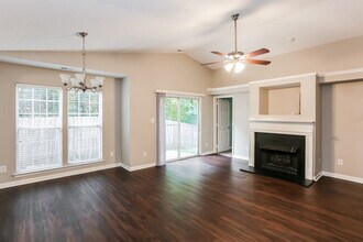 8610 Treyburn Dr in Charlotte, NC - Building Photo - Building Photo