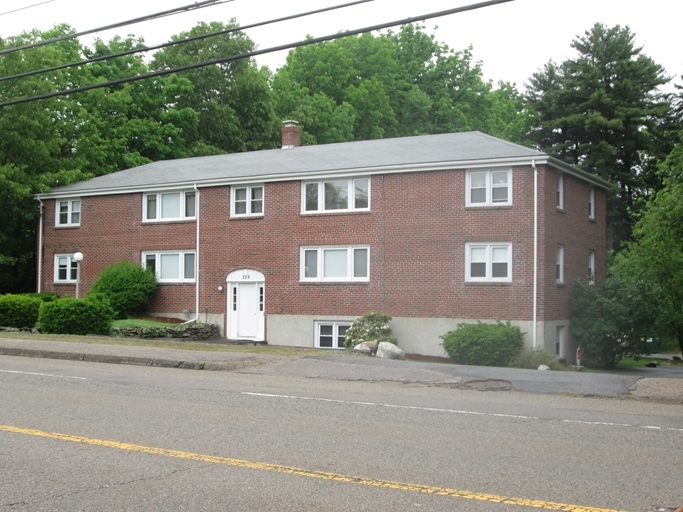 239 Main St in Foxboro, MA - Building Photo