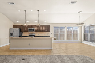 9604 Ross Avenue in Lubbock, TX - Building Photo - Building Photo