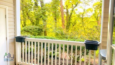 270 Riverbend Dr in Charlottesville, VA - Foto de edificio - Building Photo