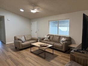 73240 Adobe Springs Dr in Palm Desert, CA - Building Photo - Building Photo