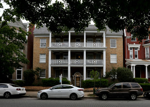 1630 Monument Ave in Richmond, VA - Foto de edificio - Building Photo