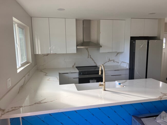 47-173 Iuiu St in Kaneohe, HI - Foto de edificio - Building Photo