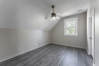 2853 W Dickens Ave, Unit 2 in Chicago, IL - Foto de edificio - Building Photo