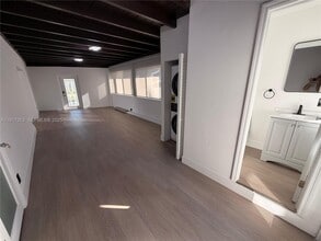 1540 NE 118th St in Miami, FL - Building Photo - Building Photo