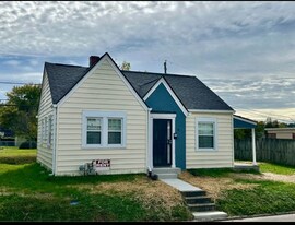 203 Virginia Ct in New Albany, IN - Building Photo