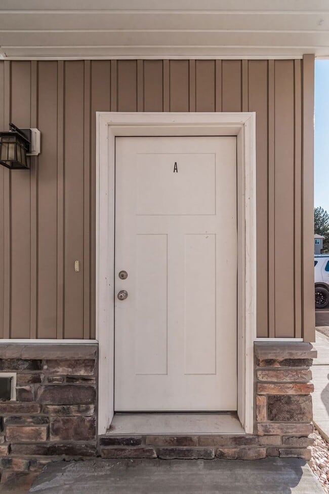 654 S Saturn Ave in Idaho Falls, ID - Building Photo - Building Photo