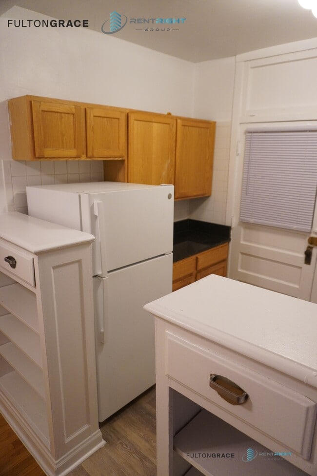 property at 5018 N Lincoln Ave