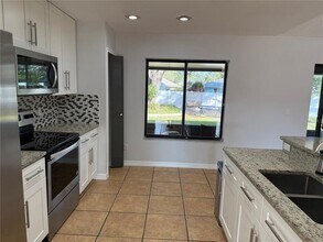 2417 Abbey Ave in Orlando, FL - Building Photo - Building Photo