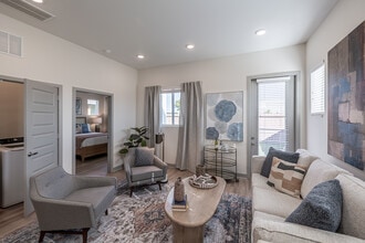 Trulo Homes Tara Ridge in Bentonville, AR - Building Photo - Interior Photo