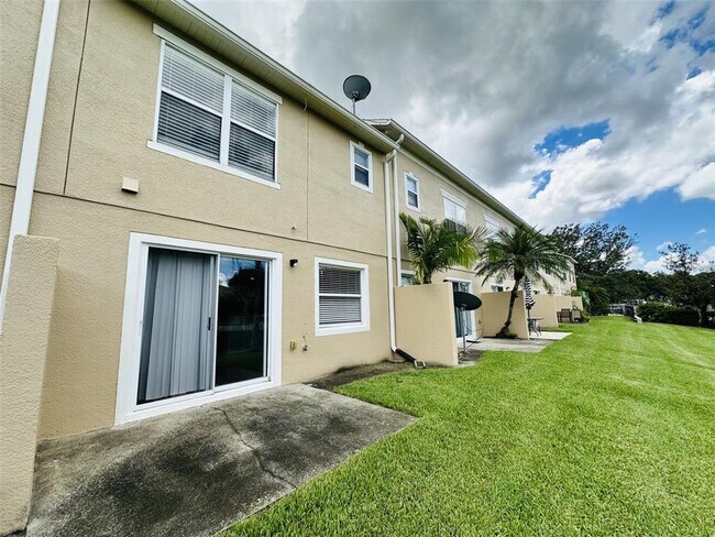 200 Sterling Springs Ln in Altamonte Springs, FL - Building Photo - Building Photo