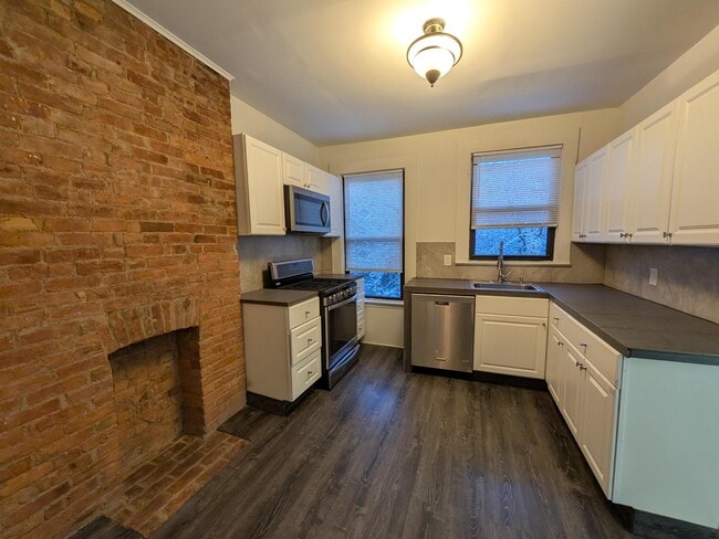 246 5th St in Jersey City, NJ - Building Photo - Building Photo