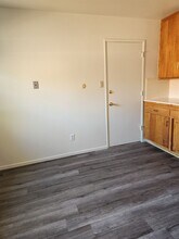 116 Garnsey Ave in Bakersfield, CA - Foto de edificio - Building Photo