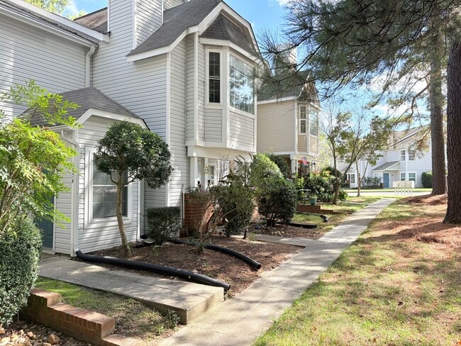property at 105 Stratford Dr