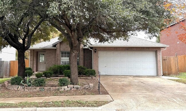 property at 1702 Matagorda Dr