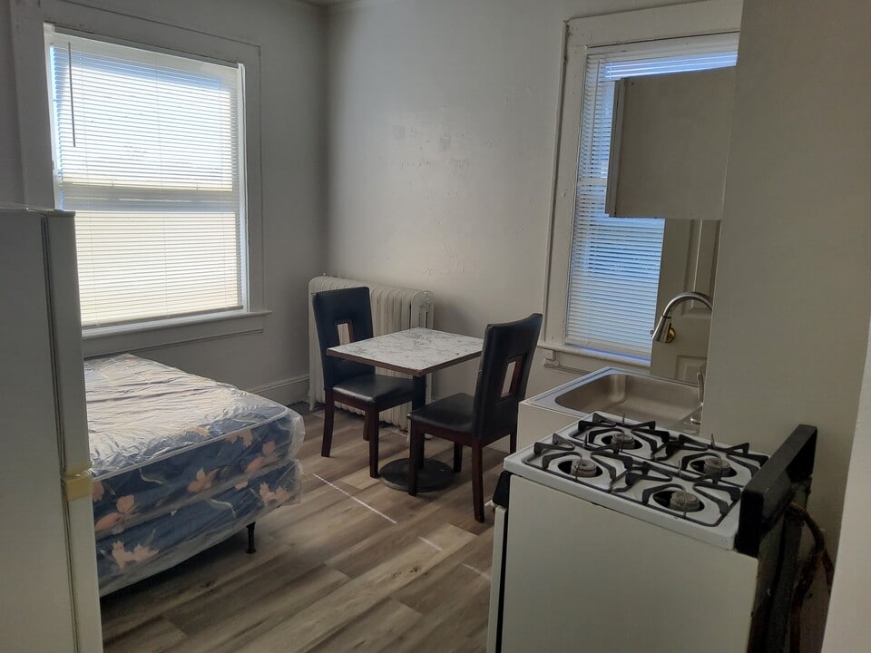 Vine Street Apartments in Bridgeport, CT - Building Photo