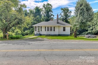 8209 Moores Chapel Rd in Charlotte, NC - Building Photo - Building Photo