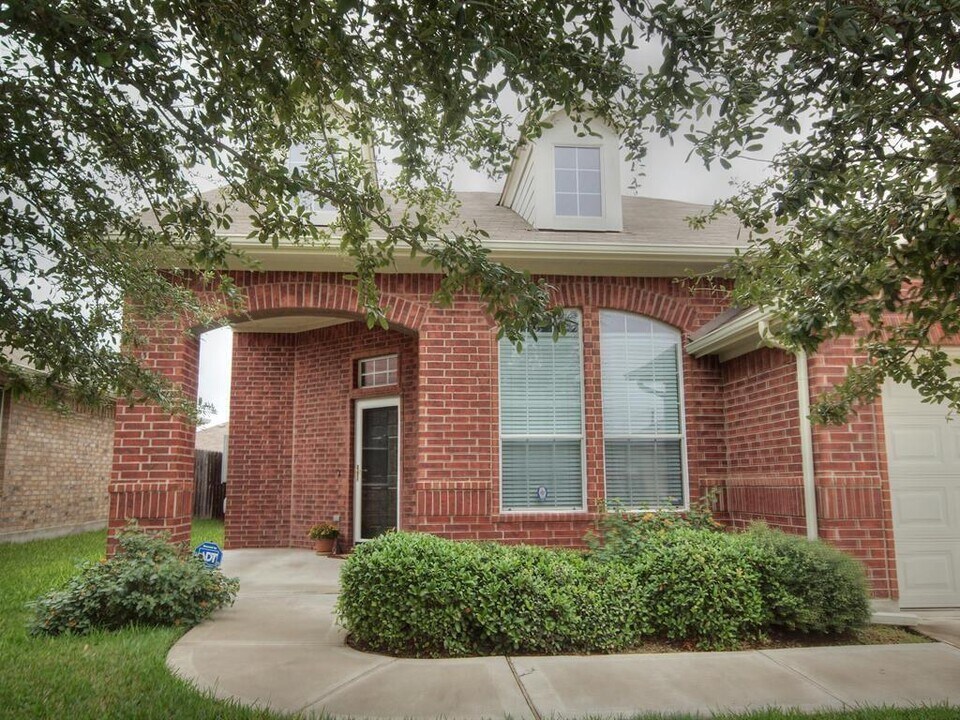 161 Desert Quail Ln in Buda, TX - Building Photo