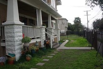1932 Henderson Ave in Long Beach, CA - Foto de edificio - Building Photo