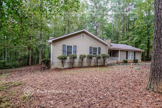 155 Pilgrim Way in Newnan, GA - Foto de edificio - Building Photo
