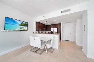 6515 Collins Ave in Miami Beach, FL - Building Photo - Building Photo