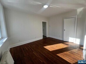 197 Lafayette Pl, Unit A3 in Englewood, NJ - Foto de edificio - Building Photo