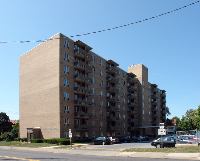 Walnut Manor in Allentown, PA - Foto de edificio - Building Photo