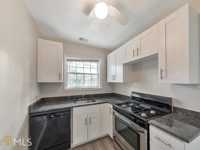 60 Delmont Dr NE-Unit -F3 in Atlanta, GA - Building Photo - Building Photo