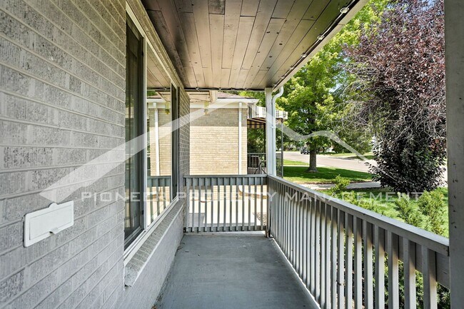 2885 S Pennsylvania St in Englewood, CO - Building Photo - Building Photo